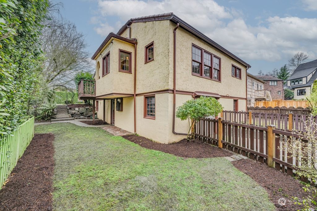 Photo of 2216 E Roanoke Street, Seattle, WA 98112 (MLS # 2038030)