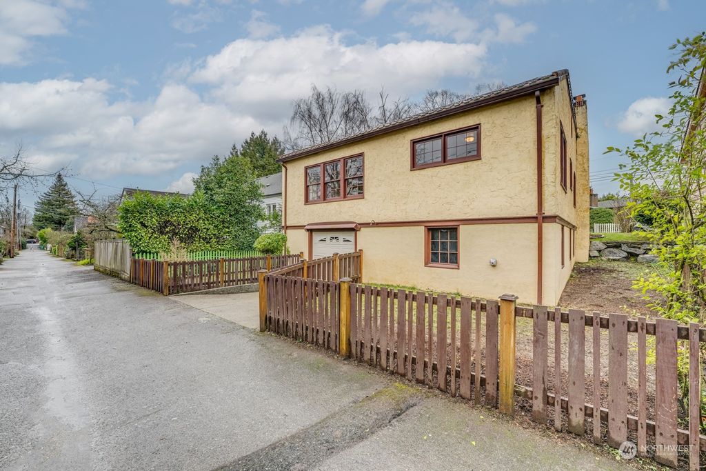 Photo of 2216 E Roanoke Street, Seattle, WA 98112 (MLS # 2038030)