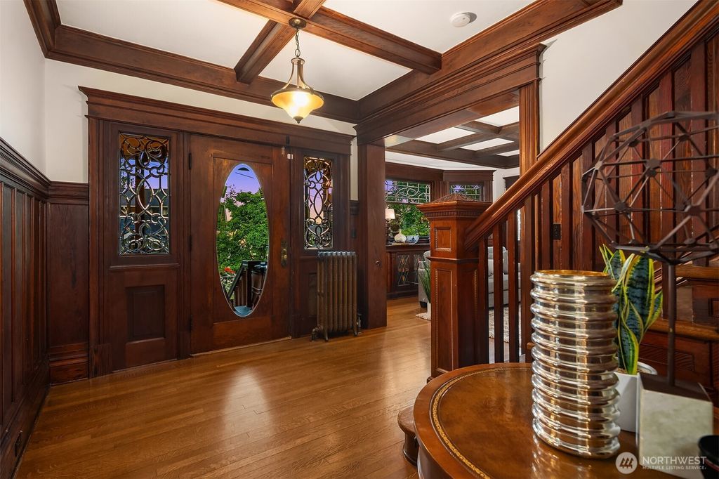 Photo of 1121 Grand Avenue, Seattle, WA 98122 (MLS # 2411300)