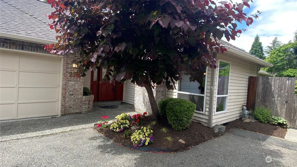 Photo of 226 18th Avenue, Kirkland, WA 98033 (MLS # 2139307)