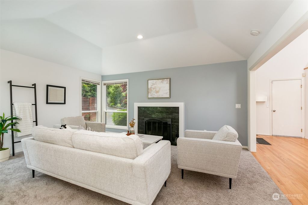 Photo of 226 18th Avenue, Kirkland, WA 98033 (MLS # 2139307)