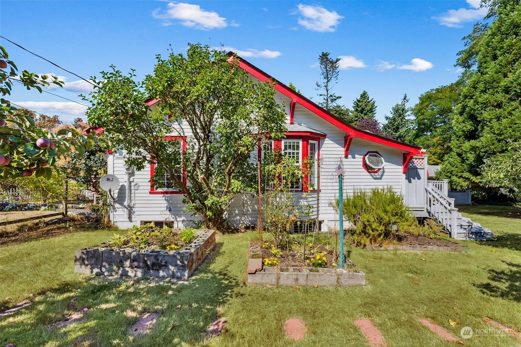 Photo of 15842 11th Avenue SW, Burien, WA 98166 (MLS # 2157797)