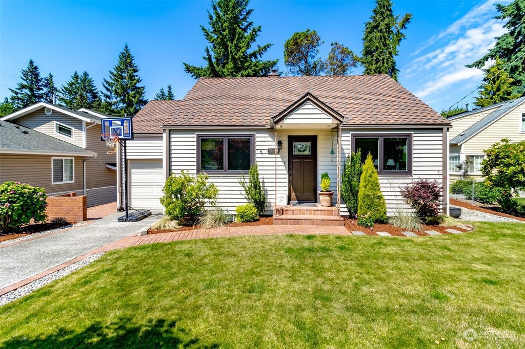 Photo of 15449 21st Avenue SW, Burien, WA 98166 (MLS # 2130489)