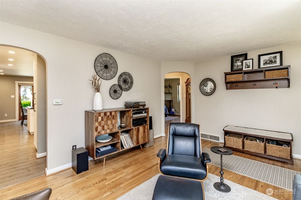 Photo of 15449 21st Avenue SW, Burien, WA 98166 (MLS # 2130489)