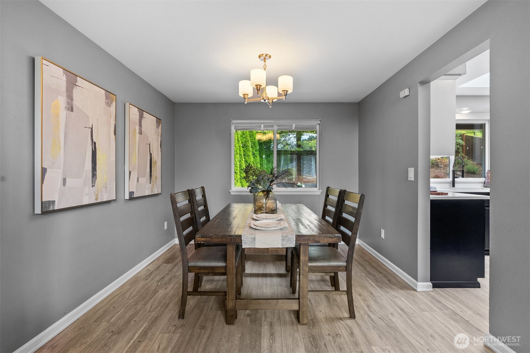 Newcastle, Washington 98059, United States, 3 Bedrooms Bedrooms, ,2 BathroomsBathrooms,Residential,Pending,208308