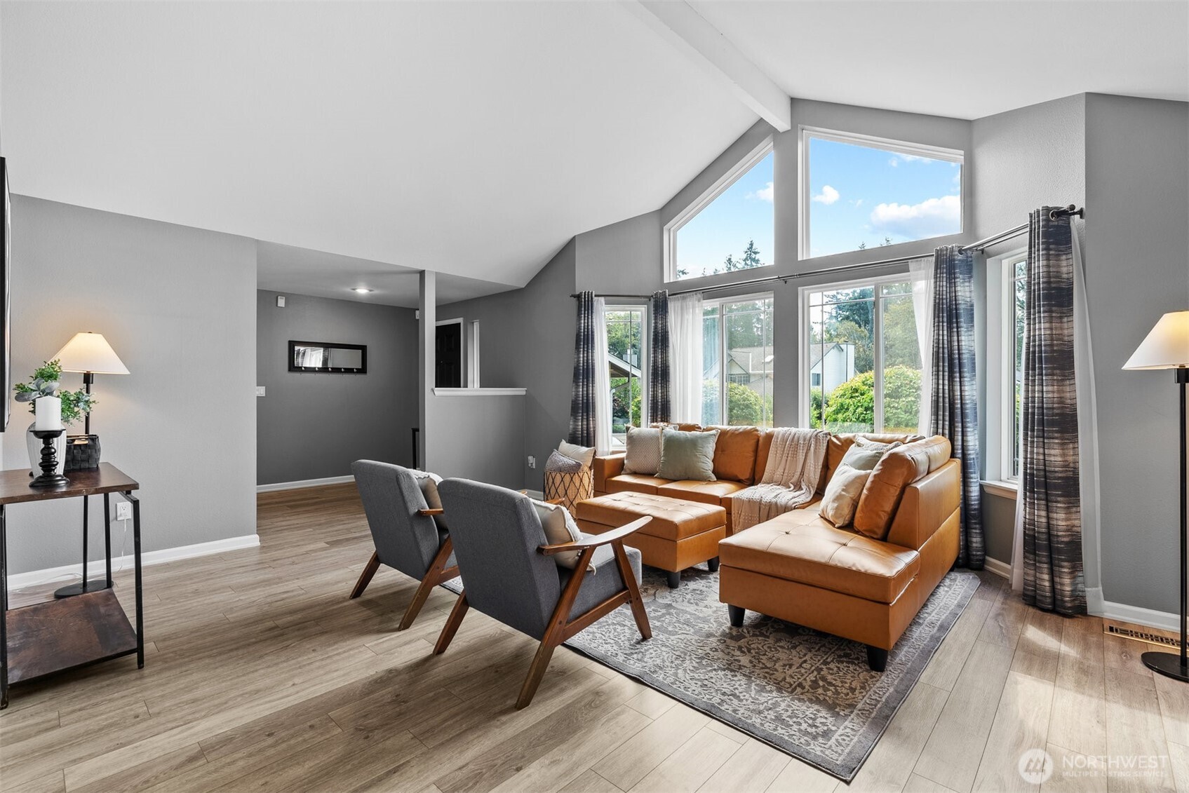 Newcastle, Washington 98059, United States, 3 Bedrooms Bedrooms, ,2 BathroomsBathrooms,Residential,Pending,208308