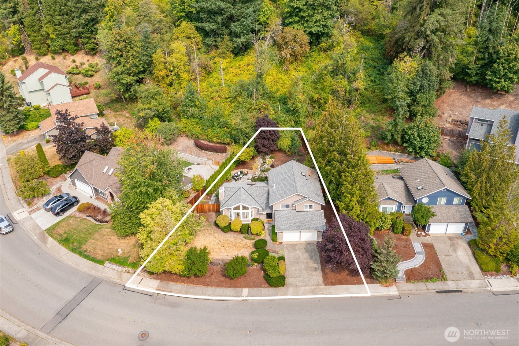 Newcastle, Washington 98059, United States, 3 Bedrooms Bedrooms, ,2 BathroomsBathrooms,Residential,Pending,208308