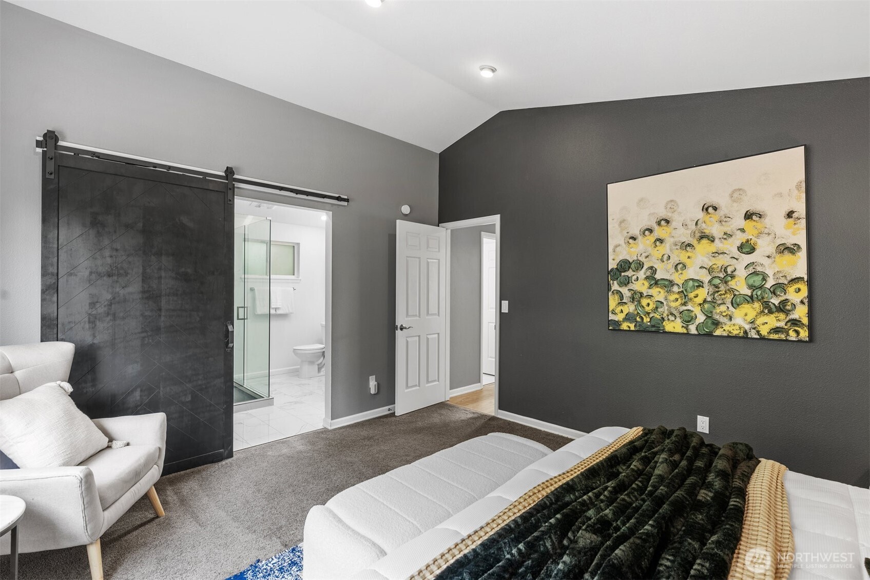 Newcastle, Washington 98059, United States, 3 Bedrooms Bedrooms, ,2 BathroomsBathrooms,Residential,Pending,208308