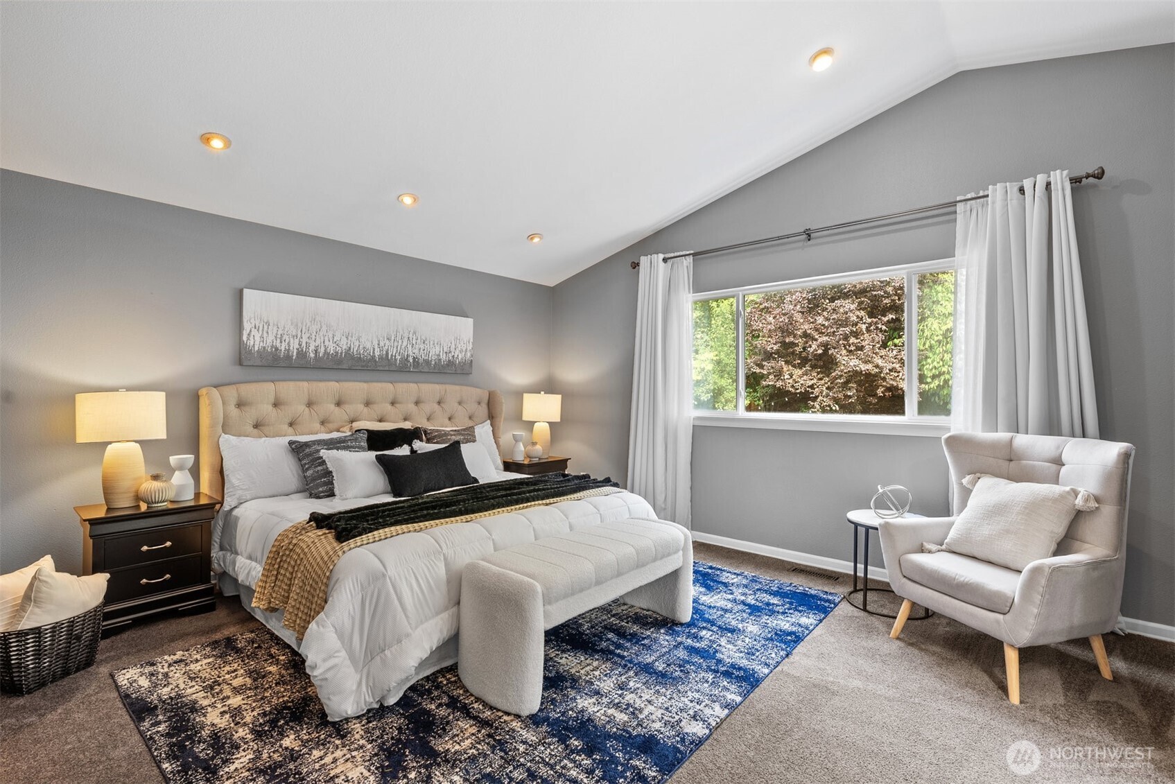 Newcastle, Washington 98059, United States, 3 Bedrooms Bedrooms, ,2 BathroomsBathrooms,Residential,Pending,208308