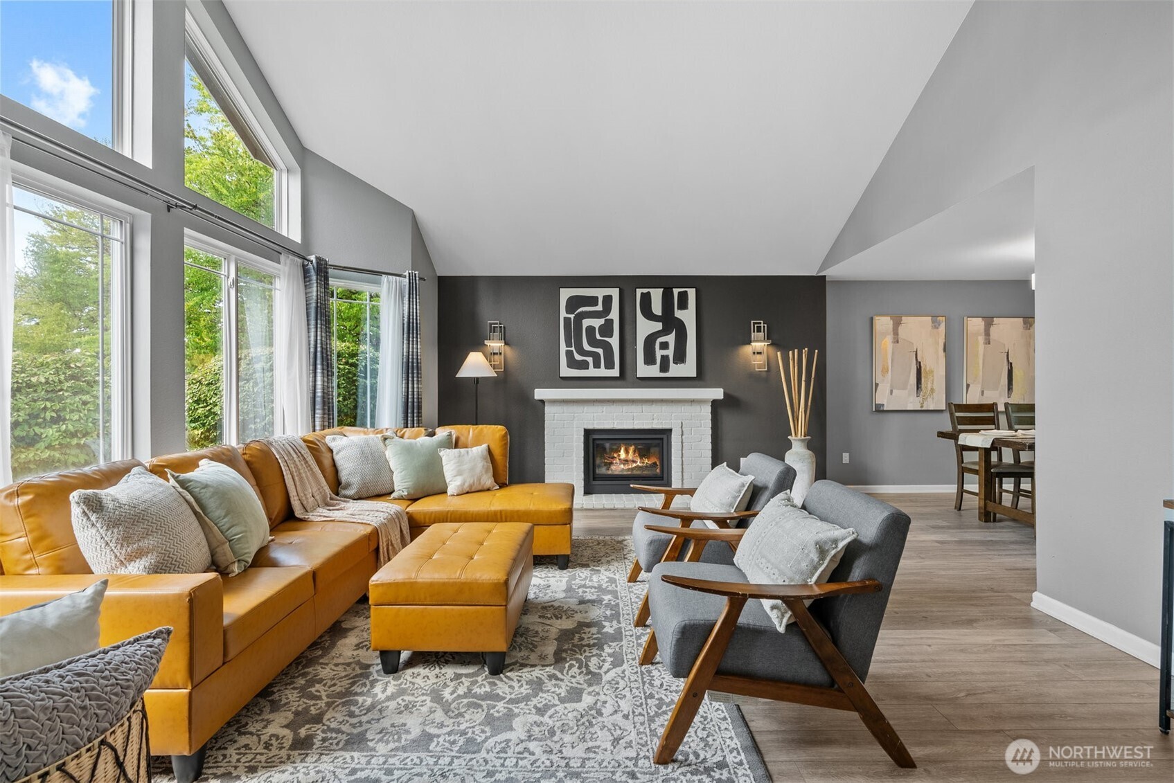 Newcastle, Washington 98059, United States, 3 Bedrooms Bedrooms, ,2 BathroomsBathrooms,Residential,Pending,208308