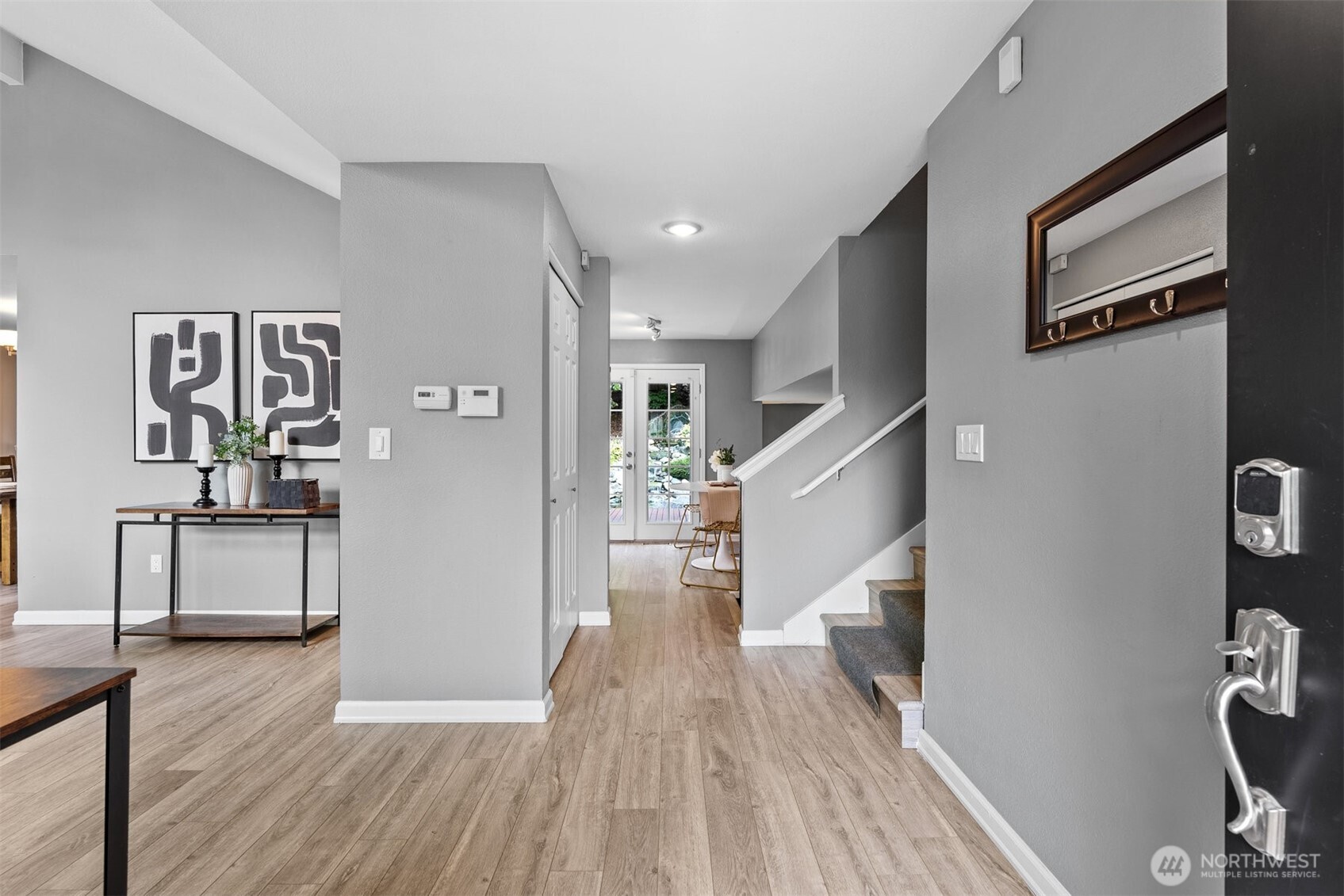 Newcastle, Washington 98059, United States, 3 Bedrooms Bedrooms, ,2 BathroomsBathrooms,Residential,Pending,208308