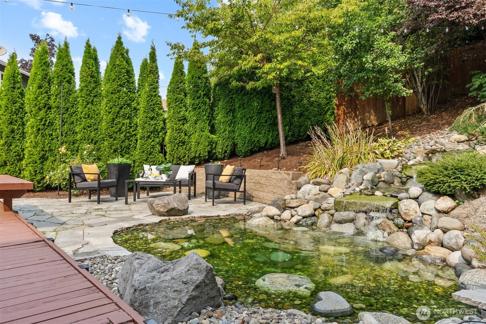 Newcastle, Washington 98059, United States, 3 Bedrooms Bedrooms, ,2 BathroomsBathrooms,Residential,Pending,208308