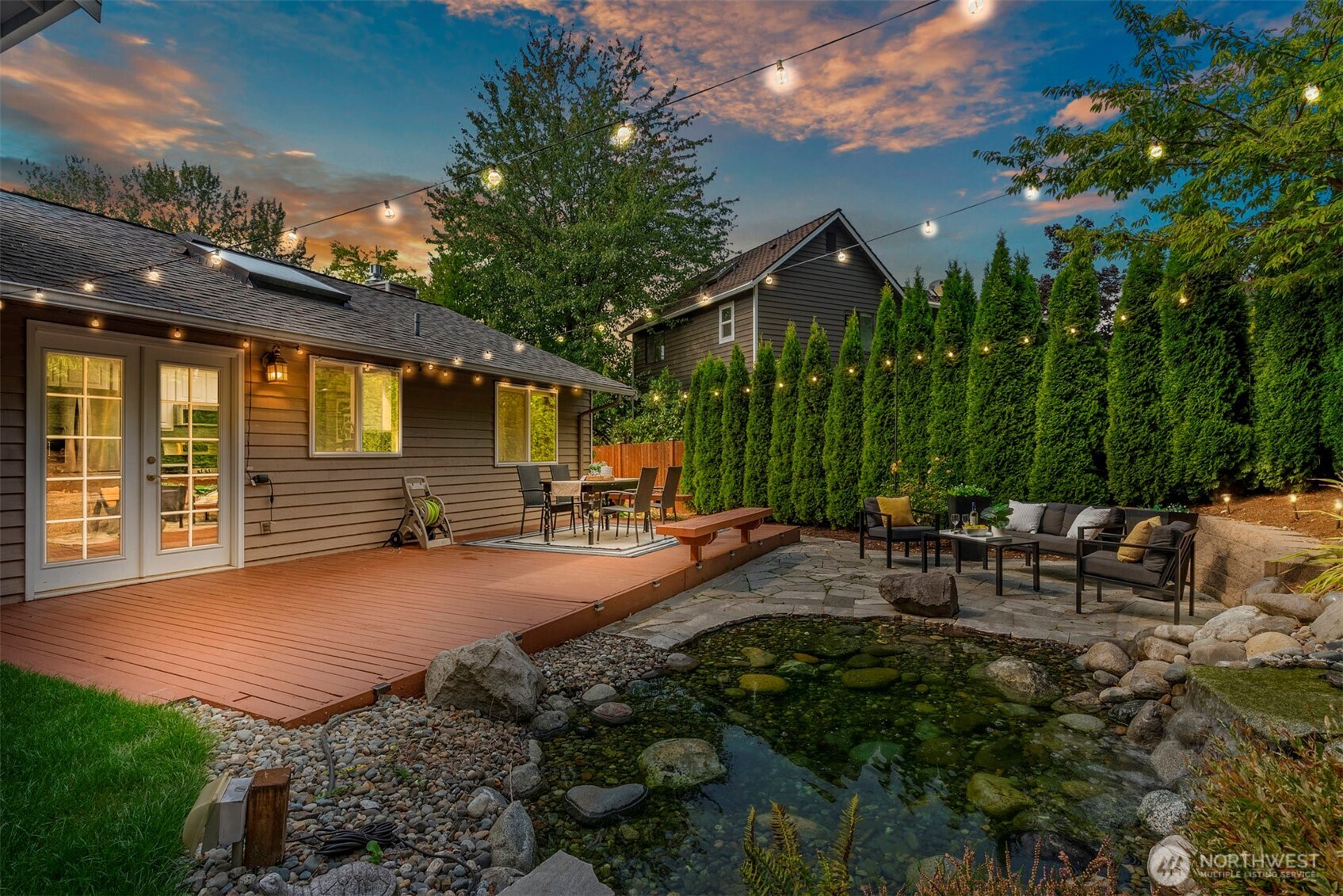 Newcastle, Washington 98059, United States, 3 Bedrooms Bedrooms, ,2 BathroomsBathrooms,Residential,Pending,208308