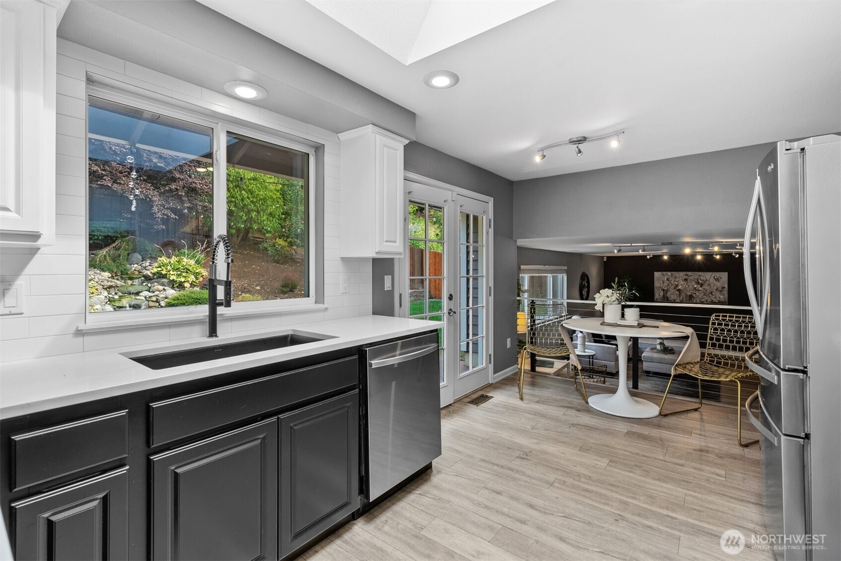 Newcastle, Washington 98059, United States, 3 Bedrooms Bedrooms, ,2 BathroomsBathrooms,Residential,Pending,208308