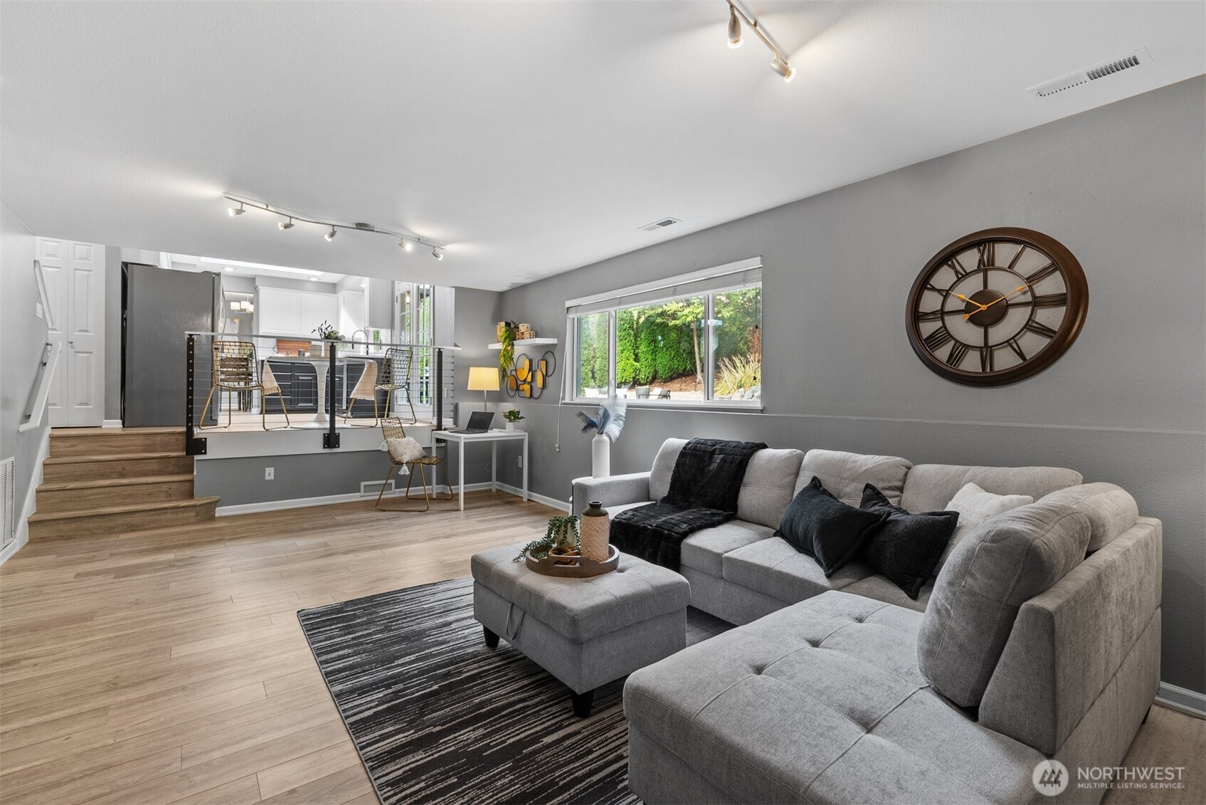 Newcastle, Washington 98059, United States, 3 Bedrooms Bedrooms, ,2 BathroomsBathrooms,Residential,Pending,208308