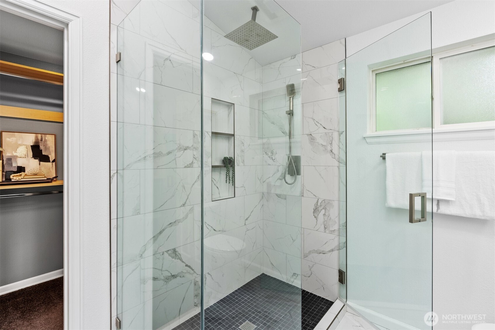 Newcastle, Washington 98059, United States, 3 Bedrooms Bedrooms, ,2 BathroomsBathrooms,Residential,Pending,208308