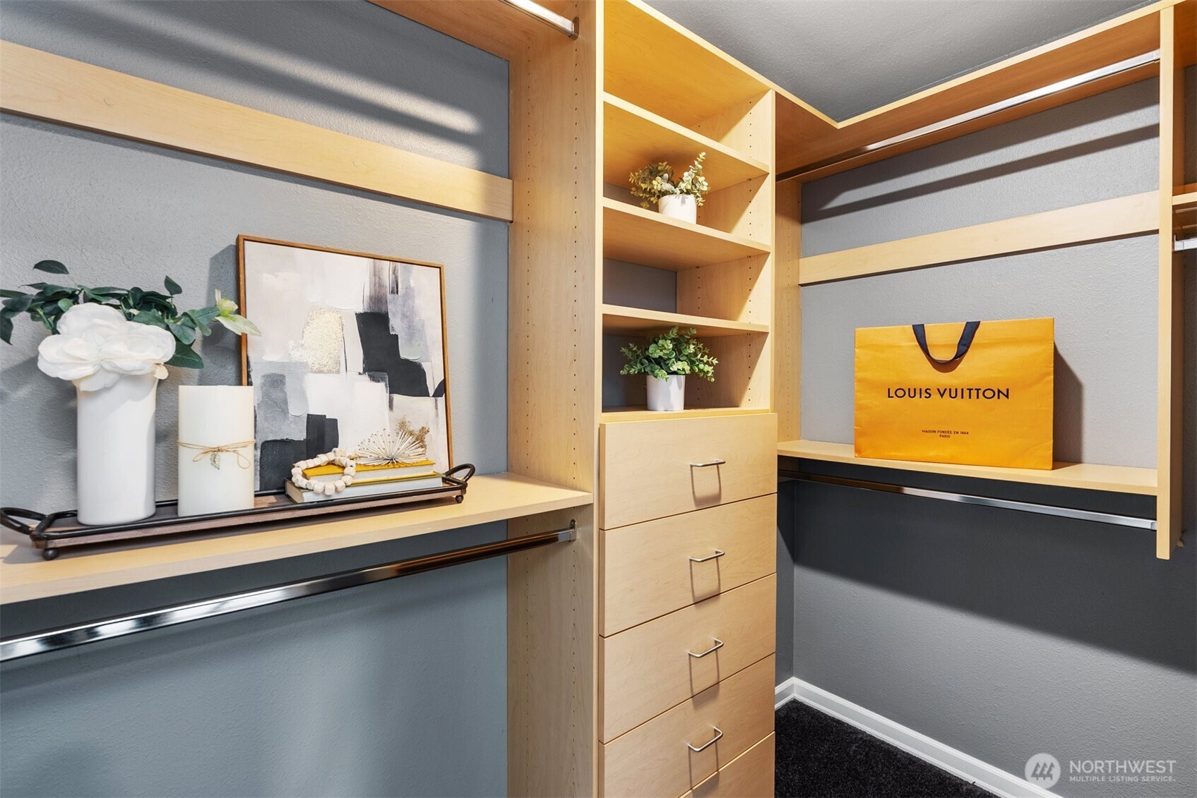 Newcastle, Washington 98059, United States, 3 Bedrooms Bedrooms, ,2 BathroomsBathrooms,Residential,Pending,208308