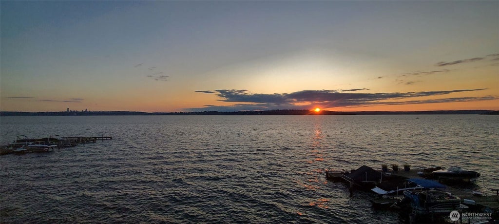 Photo of 827 Lake Street, Kirkland, WA 98033 (MLS # 2593143)