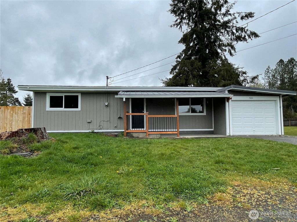 Photo of 501 N 12th Street, Elma, WA 98541 (MLS # 2462876)