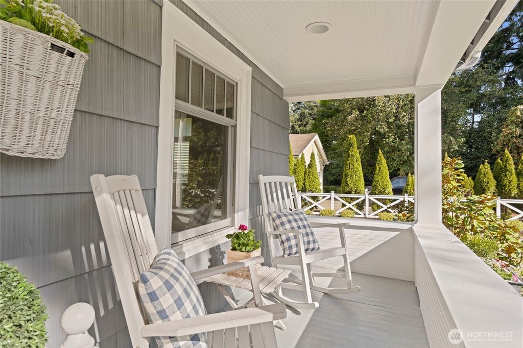 Photo of 3119 108th Avenue SE, Bellevue, WA 98004 (MLS # 2361206)