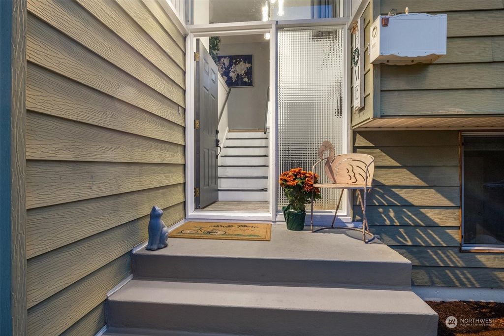 Photo of 1056 Olympia Avenue NE, Renton, WA 98056 (MLS # 2204990)