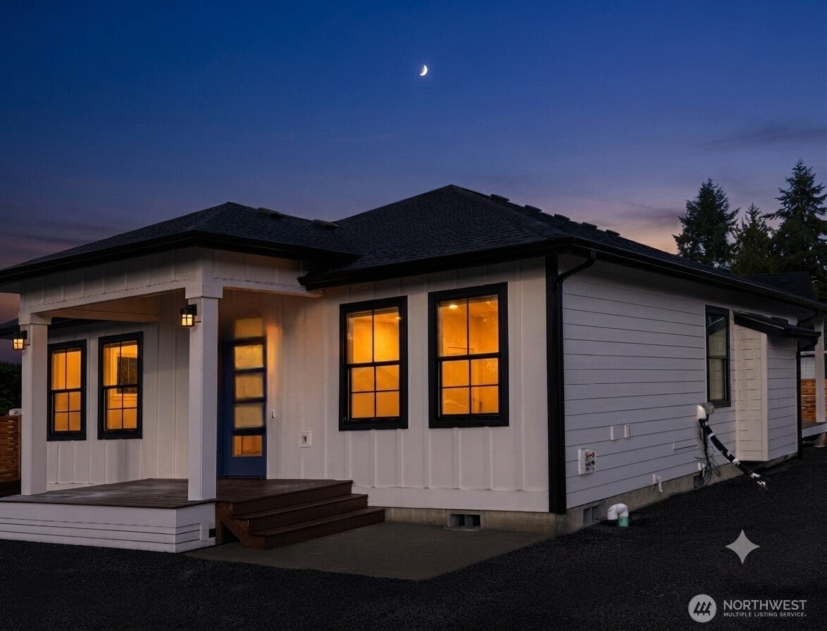 446 Salina Cruz Avenue SW