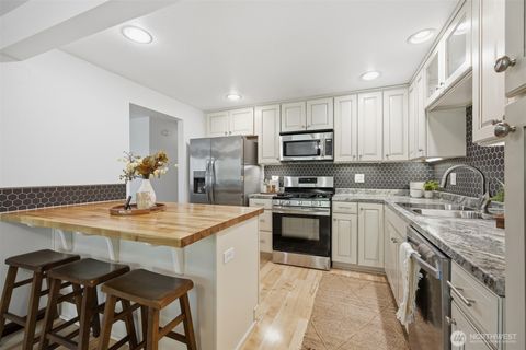 Photo of 107 Fairside Drive #15, Lynden, WA 98264 (MLS # 2507719)