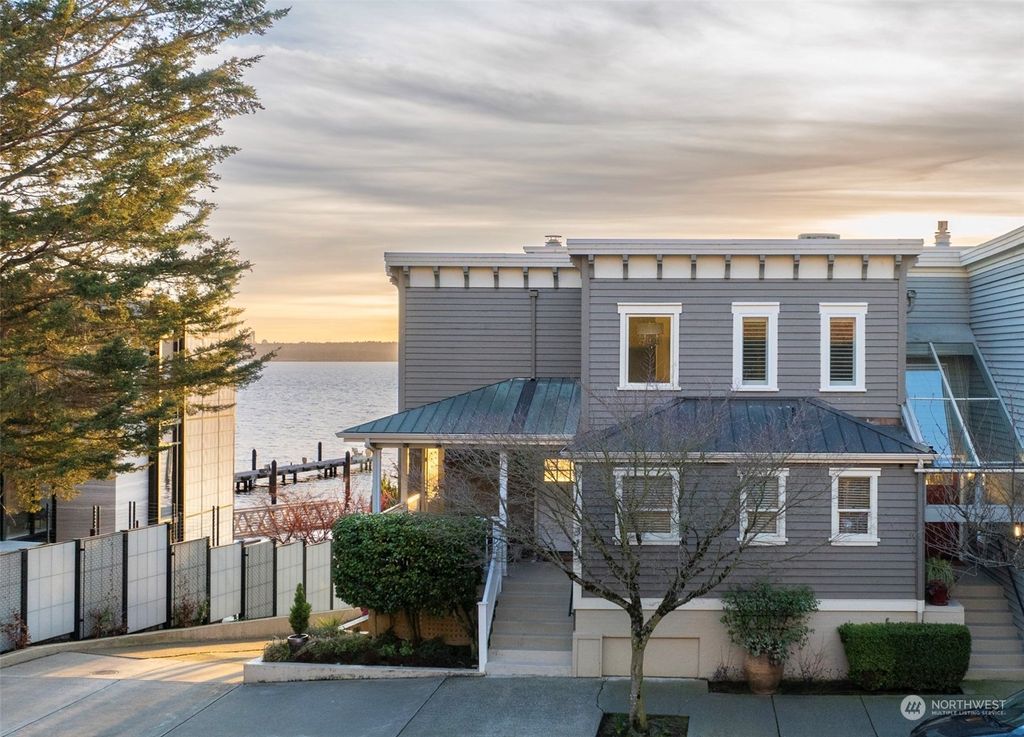 Photo of 319 Lake Street S, Kirkland, WA 98033 (MLS # 2203925)