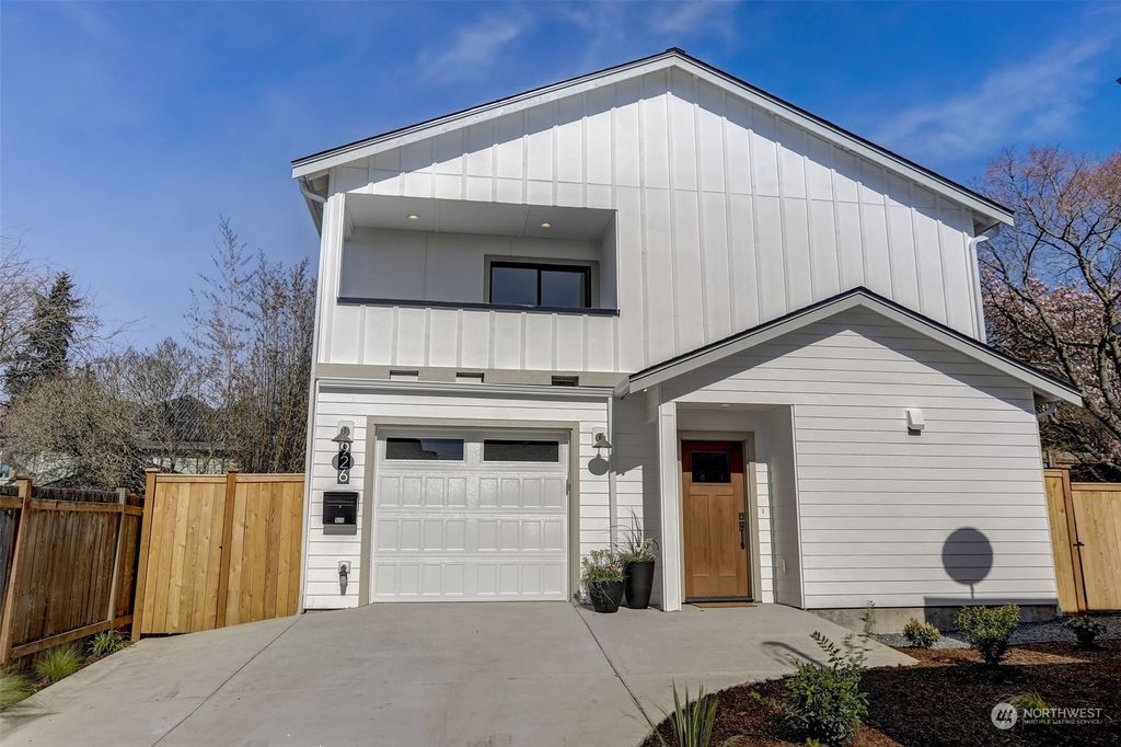 Photo of 926 NW 62nd Street, Seattle, WA 98107 (MLS # 2205627)