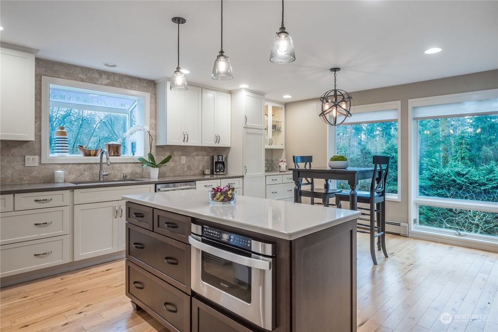 Photo of 18813 95th Avenue NE, Bothell, WA 98011 (MLS # 2023143)