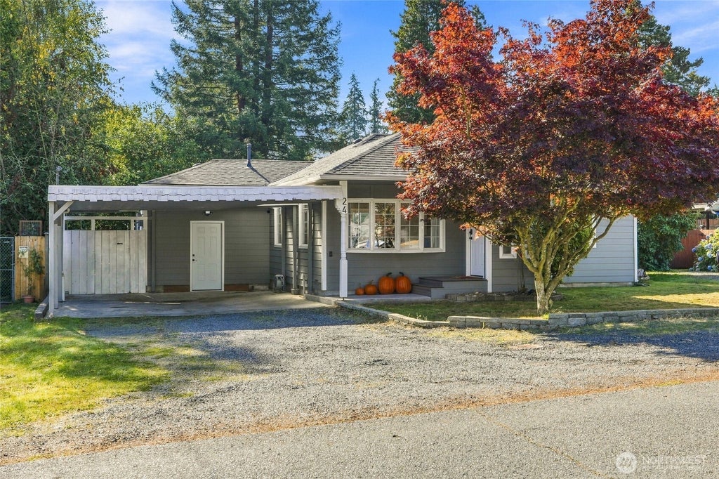Photo of 24 E Beech Street, Everett, WA 98203 (MLS # 2591680)