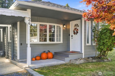 Photo of 24 E Beech Street, Everett, WA 98203 (MLS # 2591680)