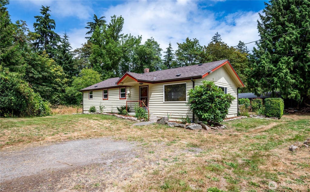 Photo of 5104 S 368th Street, Auburn, WA 98001 (MLS # 2563994)