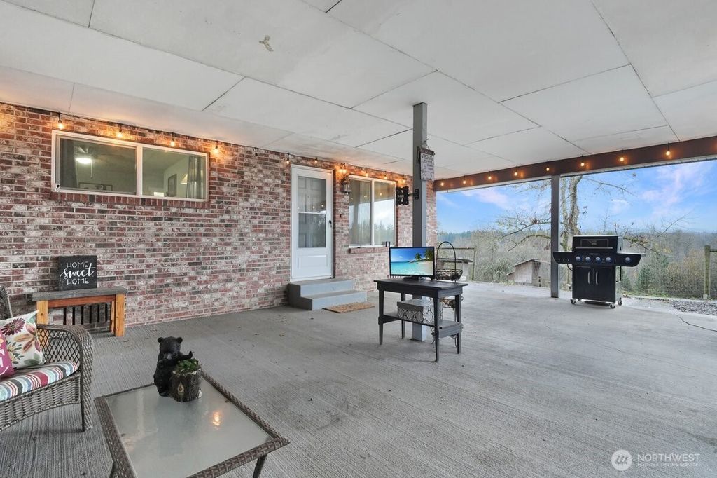 Photo of 168 Middlecrest Drive, Toledo, WA 98591 (MLS # 2459766)