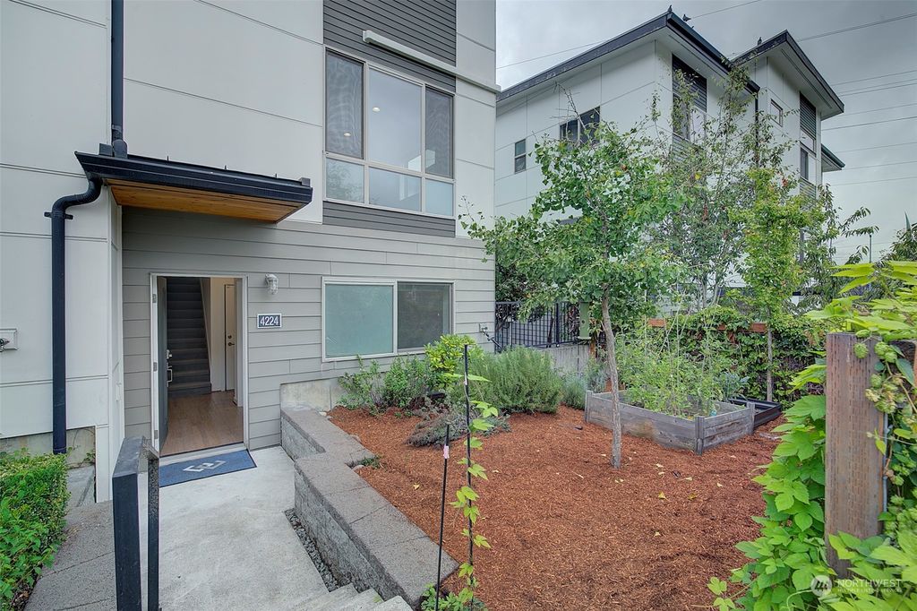 Photo of 4224 S Trenton Street, Seattle, WA 98118 (MLS # 2292819)