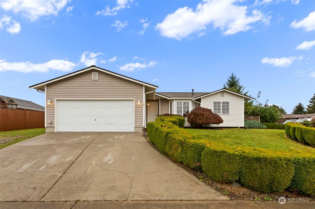 Photo of 101 W Alpine Street, Granite Falls, WA 98252 (MLS # 2294686)