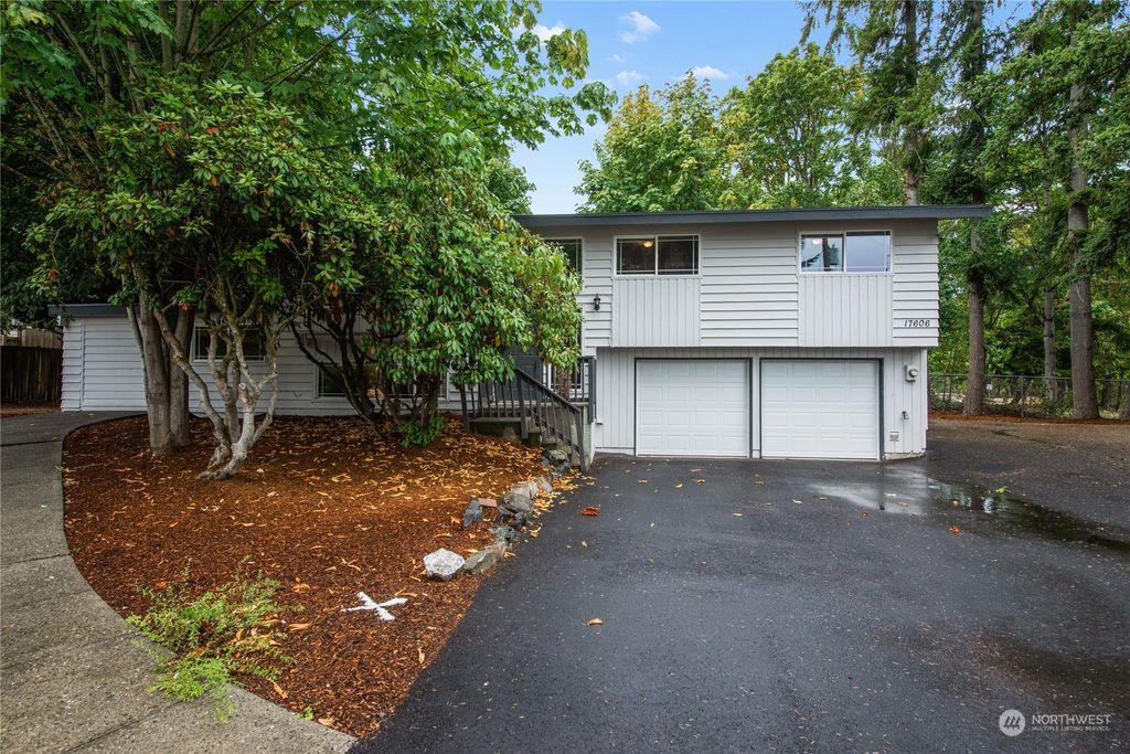 Photo of 17606 Larch Way, Lynnwood, WA 98037 (MLS # 2163574)