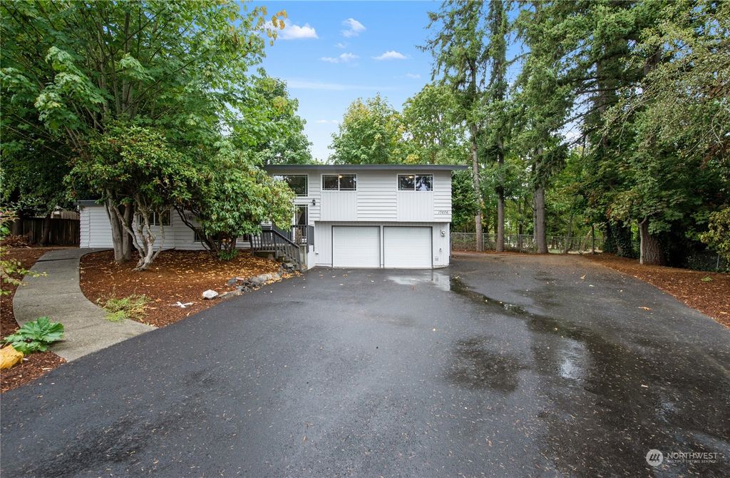 Photo of 17606 Larch Way, Lynnwood, WA 98037 (MLS # 2163574)