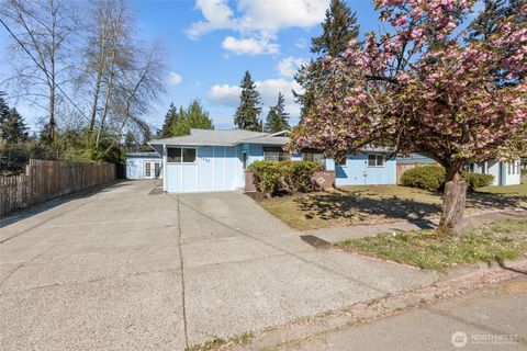 Photo of 16022 126th Avenue SE, Renton, WA 98058 (MLS # 2515723)