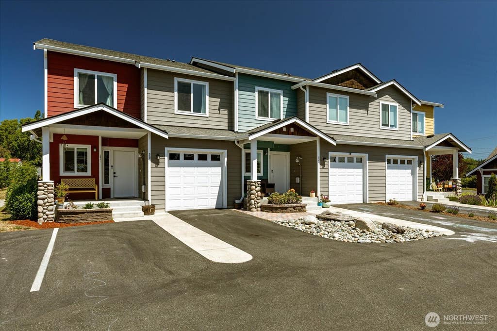 Photo of 306 S Main Street #B3, Coupeville, WA 98239 (MLS # 2555349)