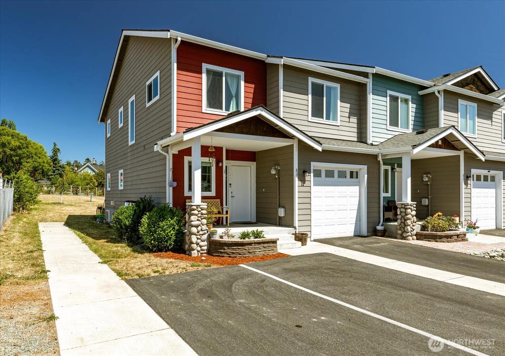 Photo of 306 S Main Street #B3, Coupeville, WA 98239 (MLS # 2555349)