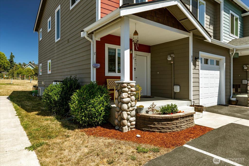 Photo of 306 S Main Street #B3, Coupeville, WA 98239 (MLS # 2555349)