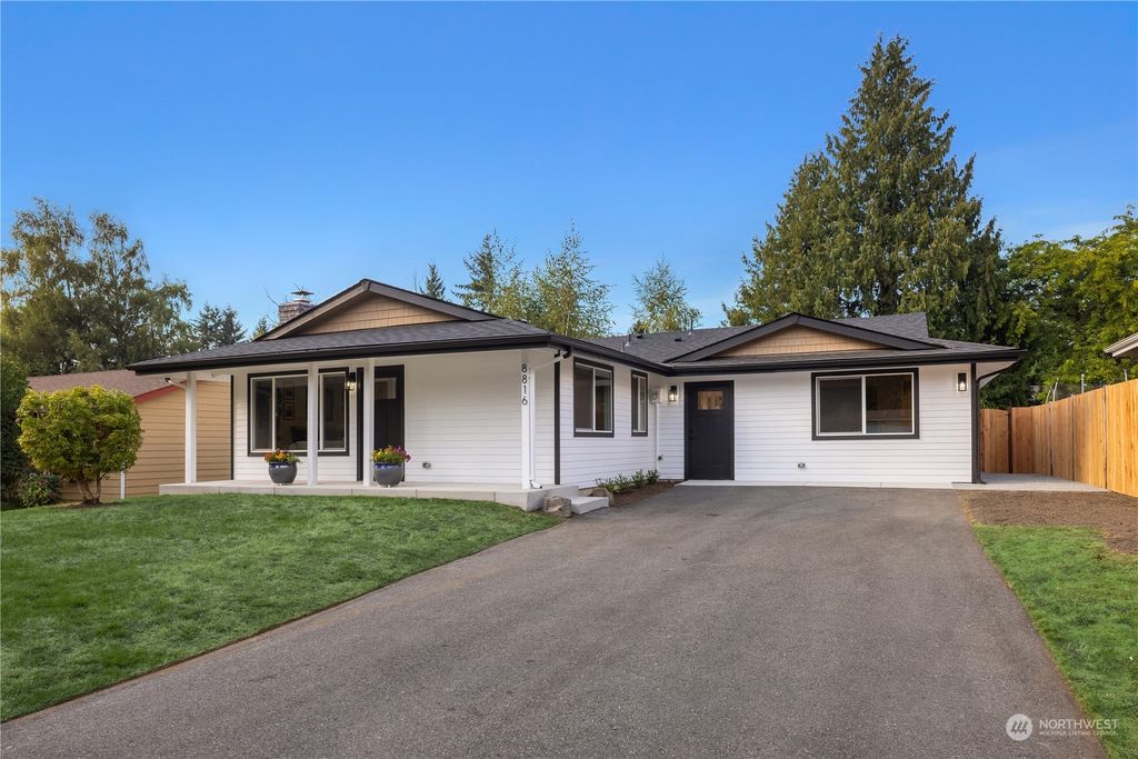 Photo of 8816 NE 137th Place, Kirkland, WA 98034 (MLS # 1995945)