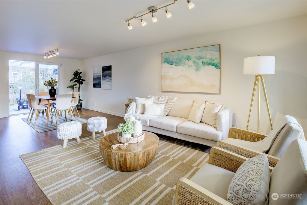 Photo of 6226 44th Avenue NE, Seattle, WA 98115 (MLS # 2056001)