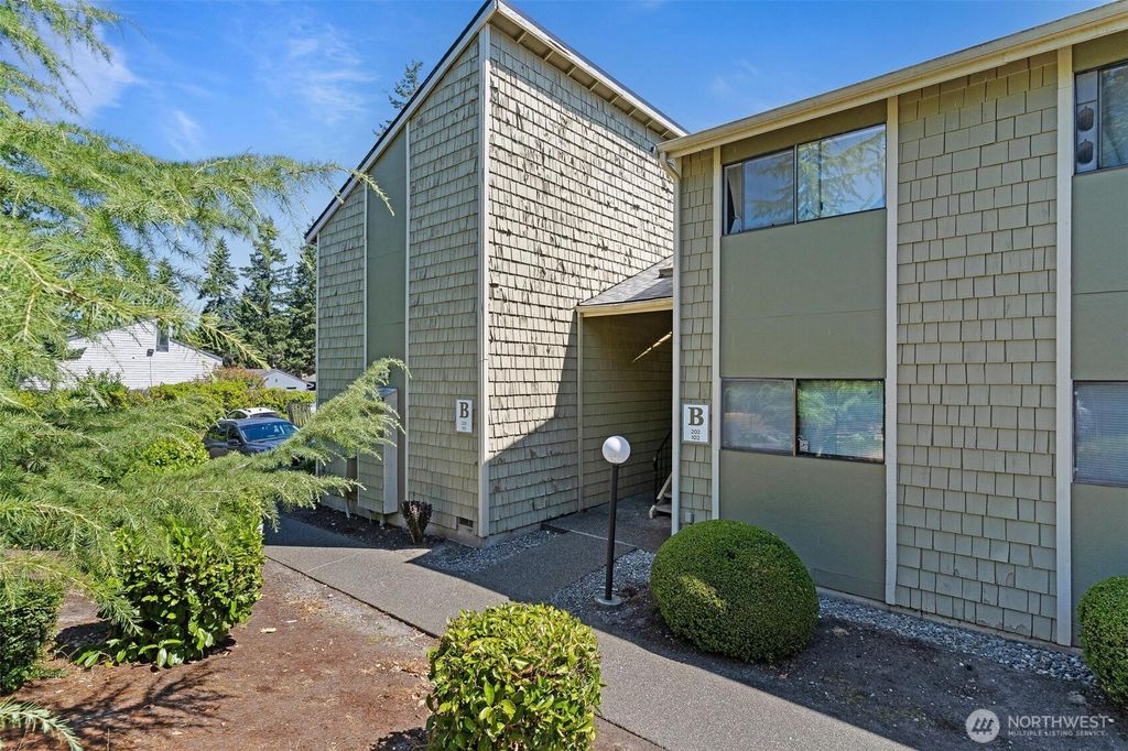 Photo of 2020 Grant Avenue S #B201, Renton, WA 98055 (MLS # 2440606)
