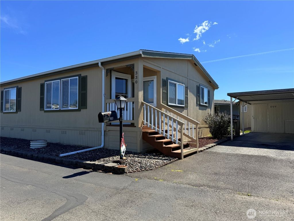 Photo of 330 Carefree Circle, Aberdeen, WA 98520 (MLS # 2523410)