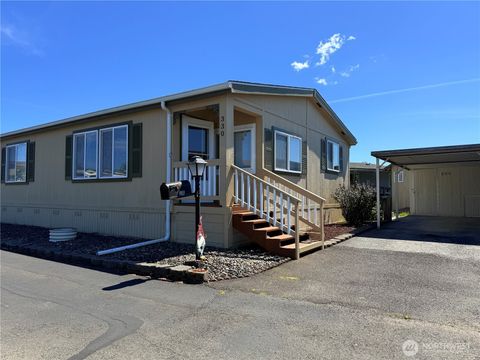Photo of 330 Carefree Circle, Aberdeen, WA 98520 (MLS # 2523410)