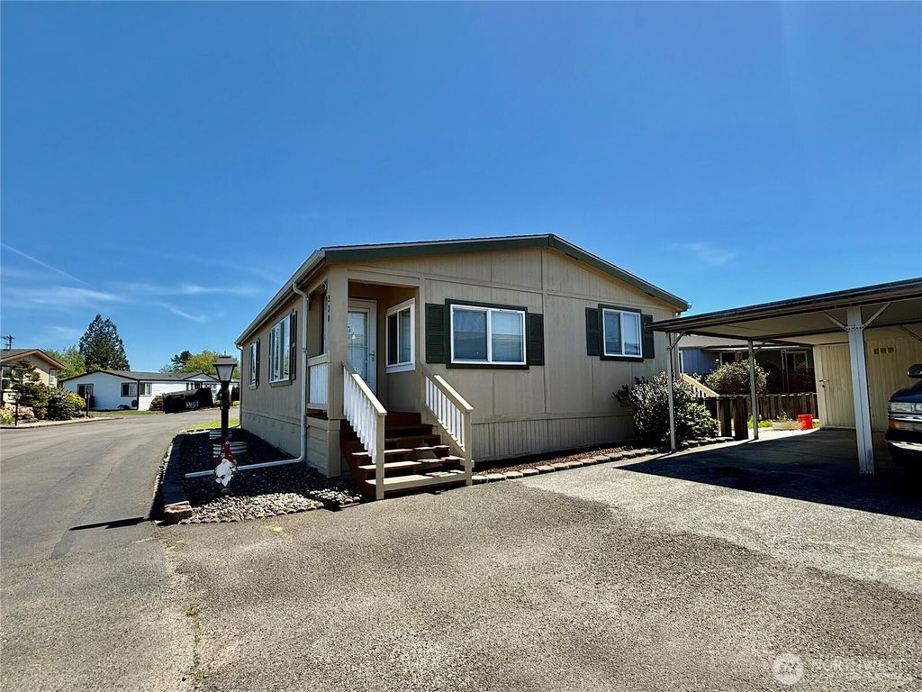 Photo of 330 Carefree Circle, Aberdeen, WA 98520 (MLS # 2523410)
