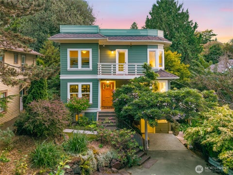 Photo of 12015 Exeter Avenue NE, Seattle, WA 98125 (MLS # 2588142)