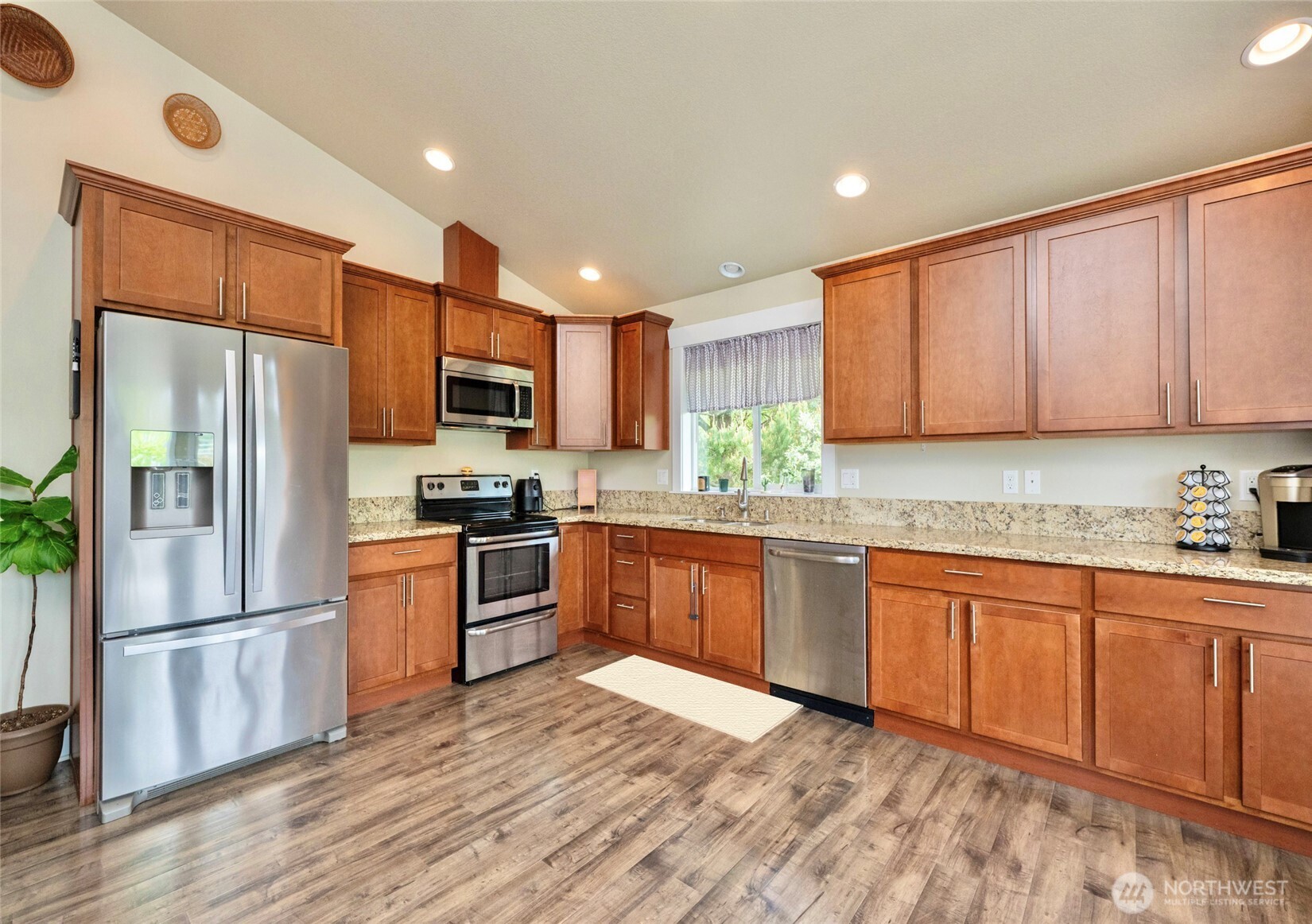 216 Seashore Street SW